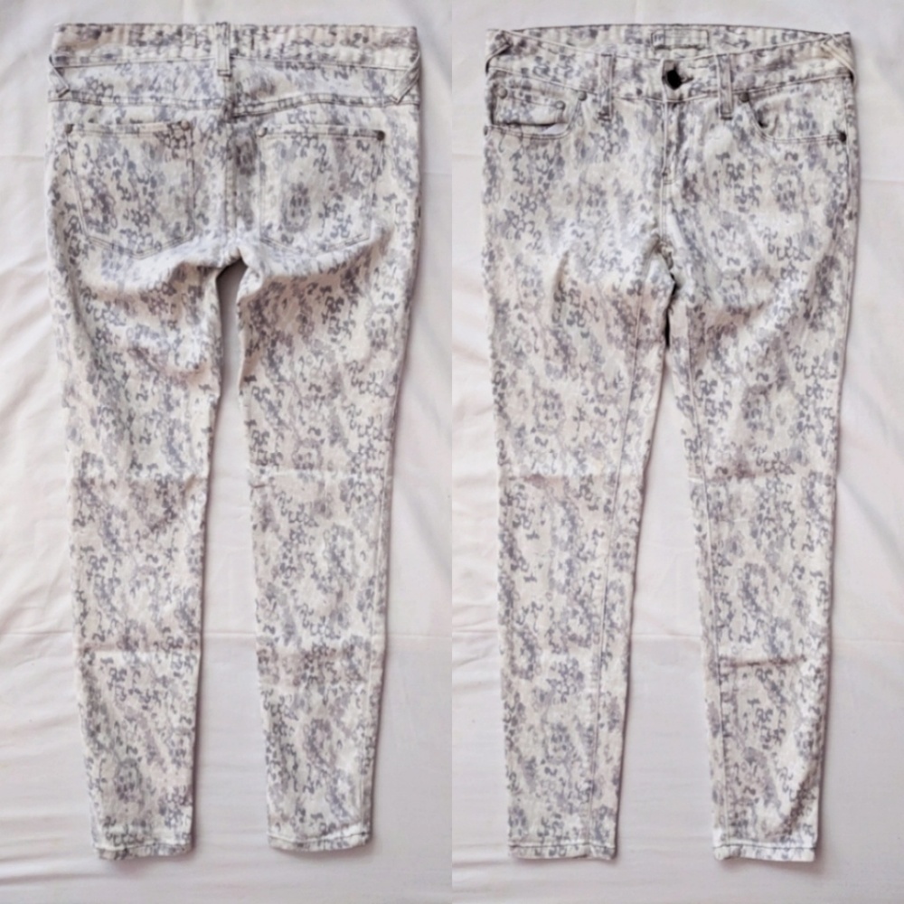 Free People Skinny White/Grey Animal Print Jean 25